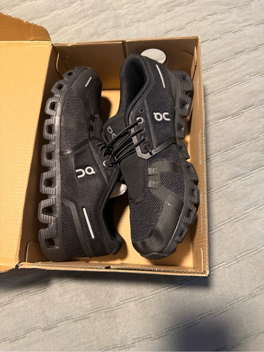 On Cloud 5 Black Women's Athletic Running Shoes - New in Box!